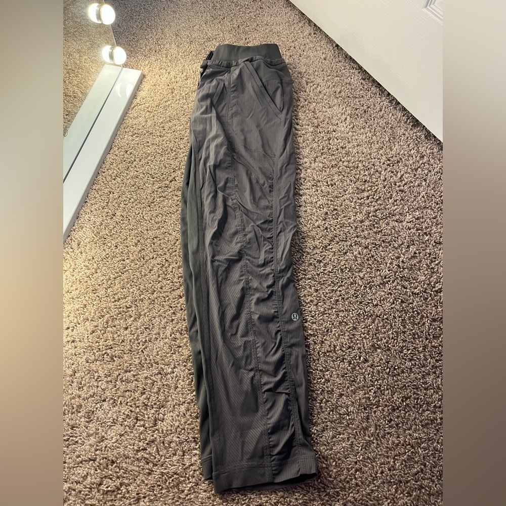 Athletic joggers